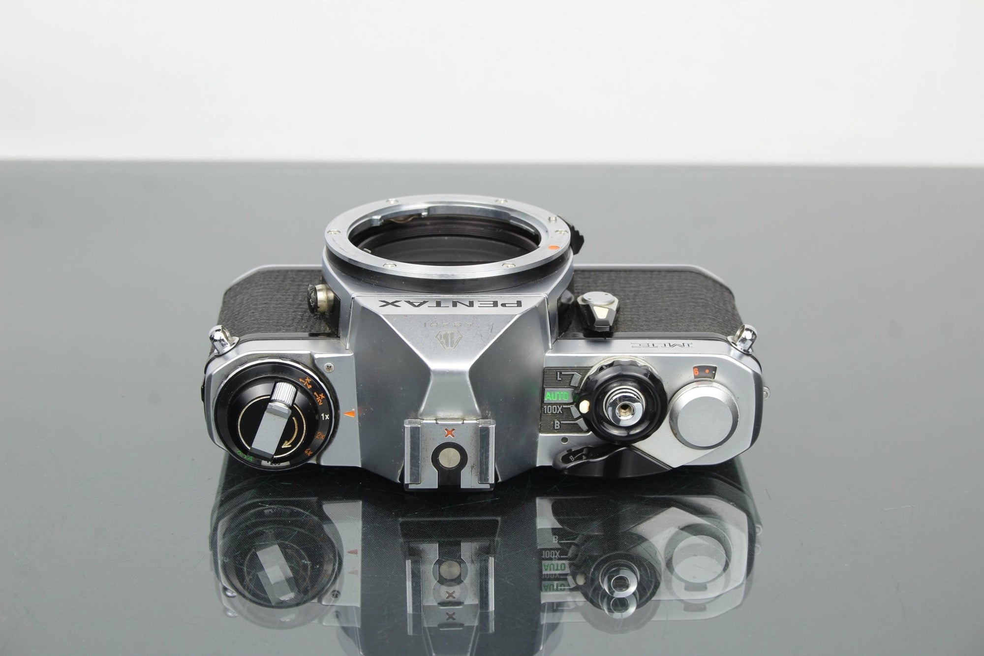 Pentax ME - Dutch|Thrift