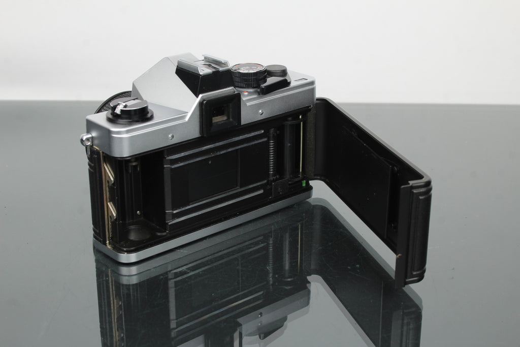 Praktika MLT 5 B + Pentacon auto 1.8/50 lens (M42 mount)