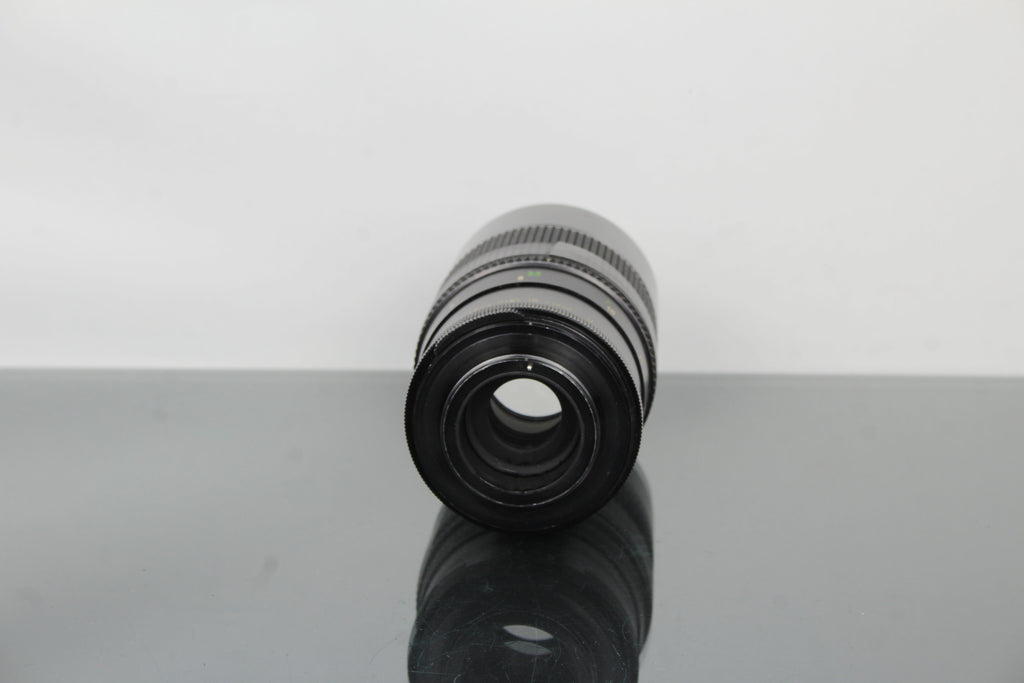 Vivitar Lens - 200mm 1:3.5 Auto telephoto M42 Mount
