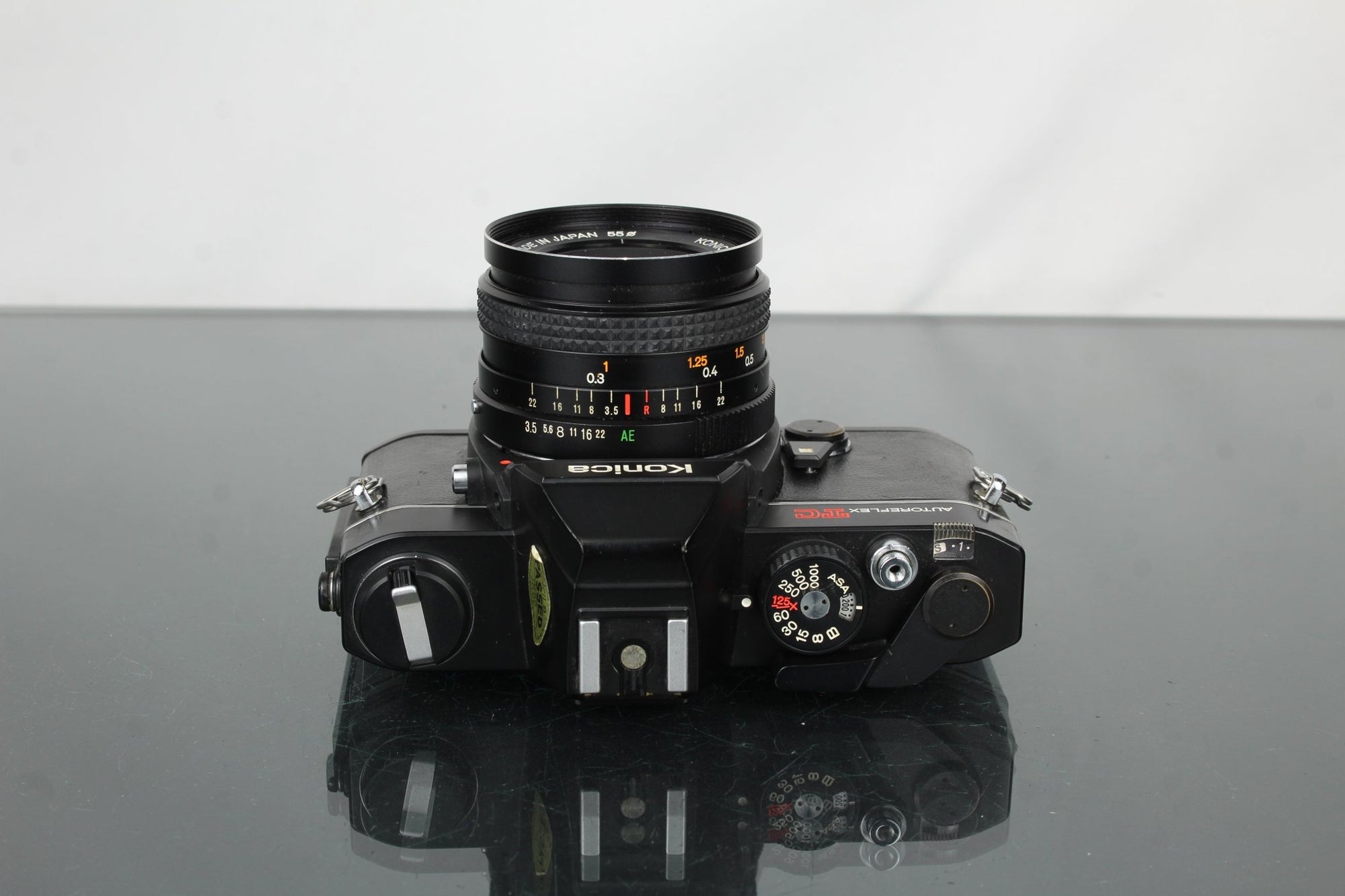 Konica Autoreflex TC + Konica Hexanon AR 28mm F3.5 - Dutch|Thrift