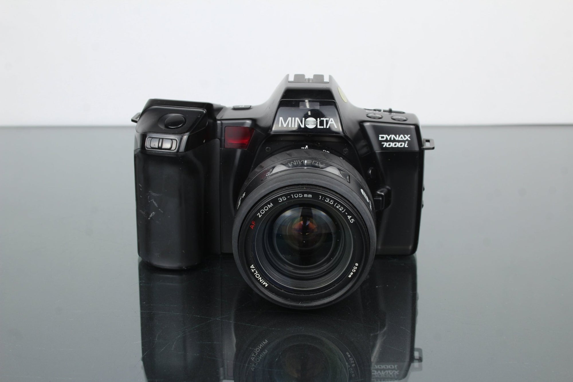 Minolta dynax 7000i + 35 - 105mm 1:3.5 - 4.5 lens - Dutch|Thrift