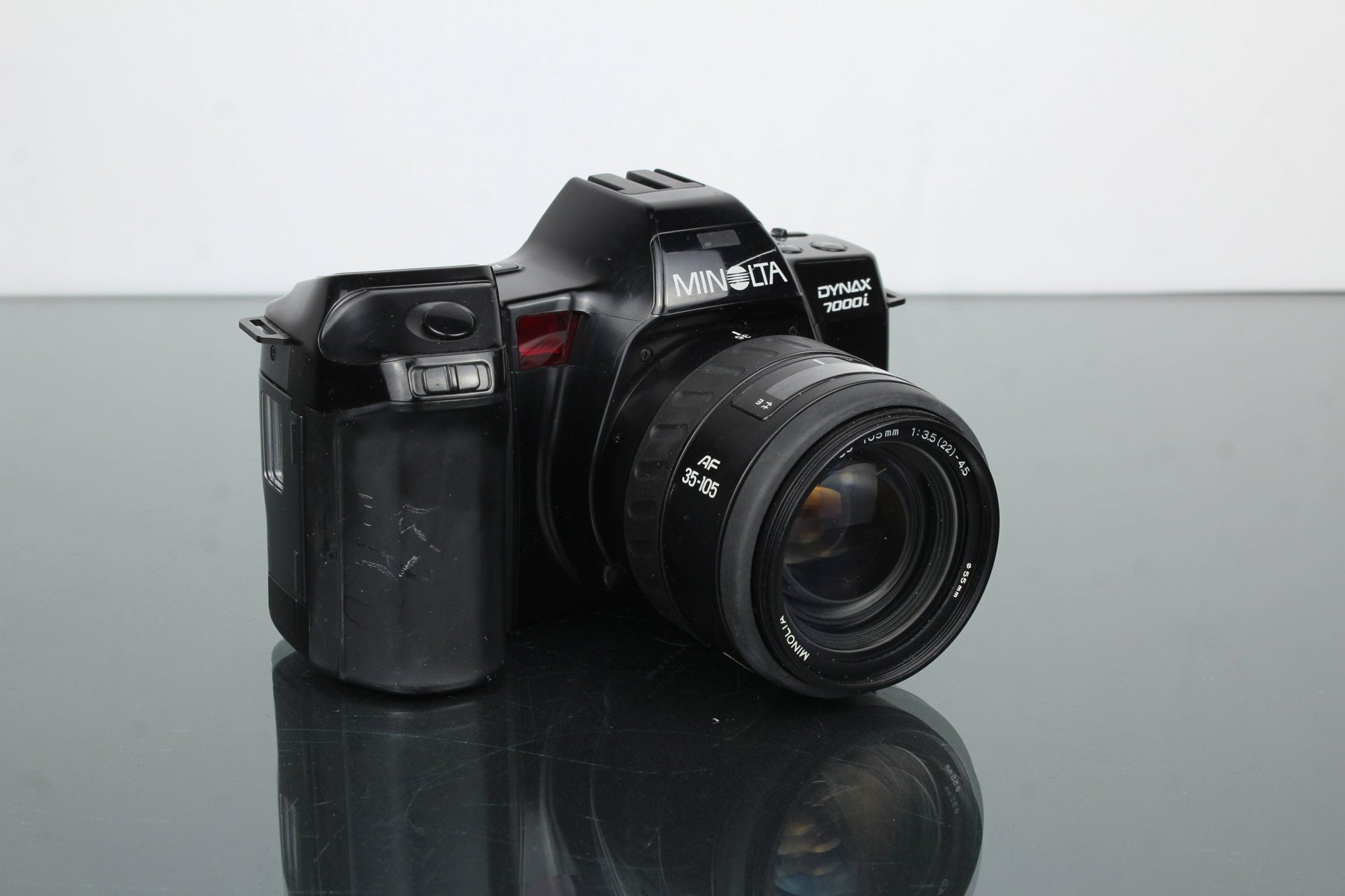Minolta dynax 7000i + 35 - 105mm 1:3.5 - 4.5 lens - Dutch|Thrift