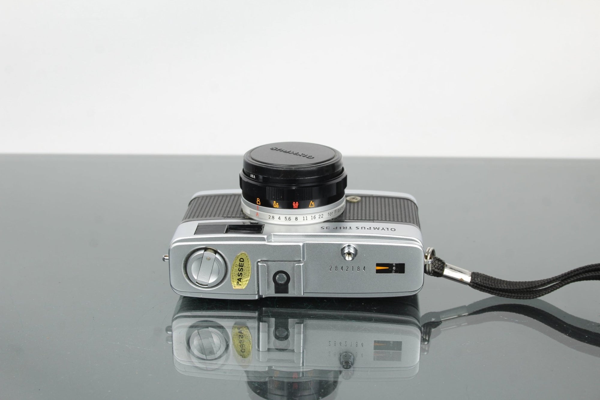 Olympus Trip 35 - Dutch|Thrift