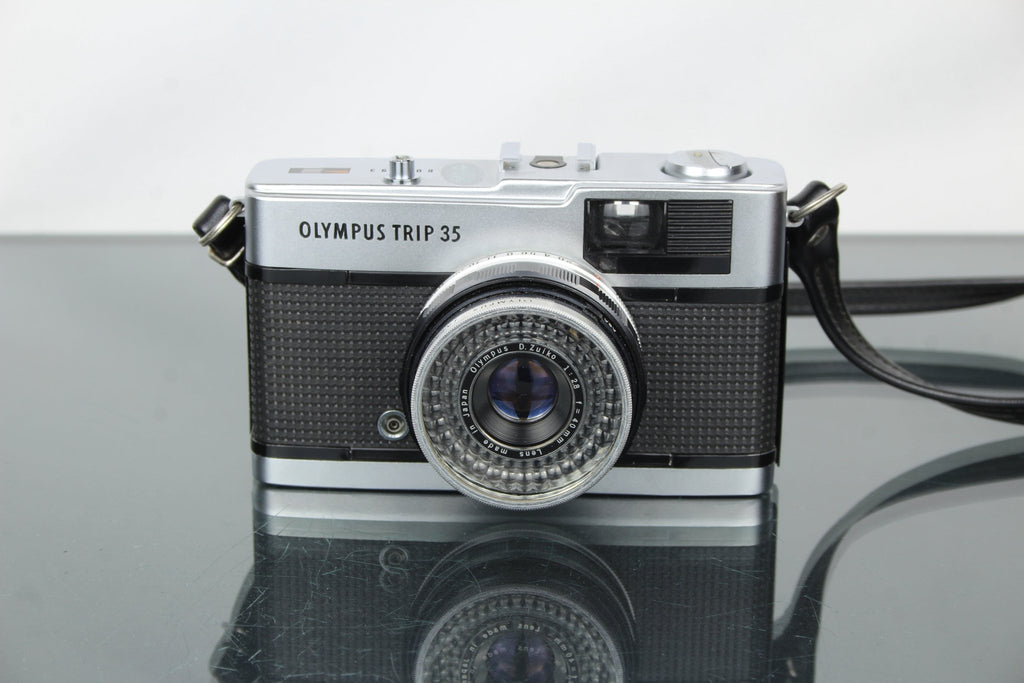 Olympus Trip 35 - Dutch|Thrift