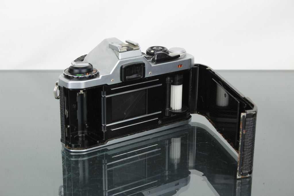 Pentax ME Super + Pentax - M 1:1.7 50mm - Dutch|Thrift
