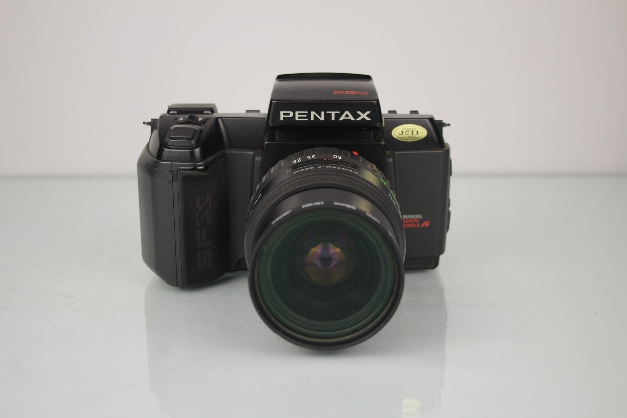 Pentax SFX + Pentax - F Zoom 1:3.5 - 4.5 28 - 80mm - Dutch|Thrift
