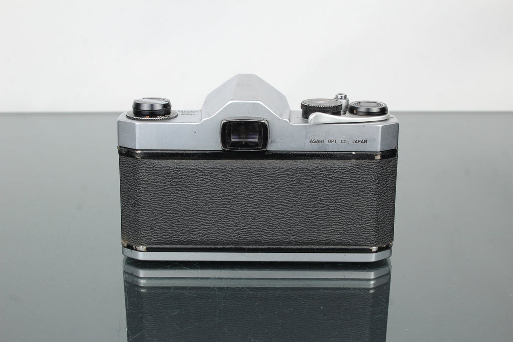 Pentax SP1000 + Super Takumar 1:2/55 lens - Dutch|Thrift