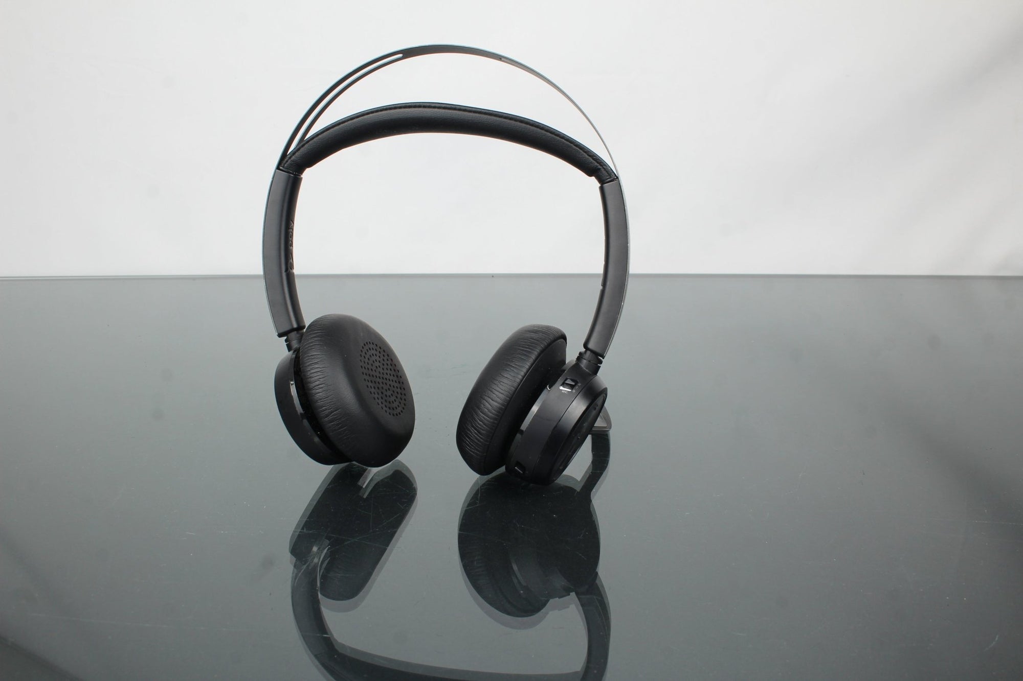 Poly Plantronics Voyager Focus 2 - Dutch|Thrift