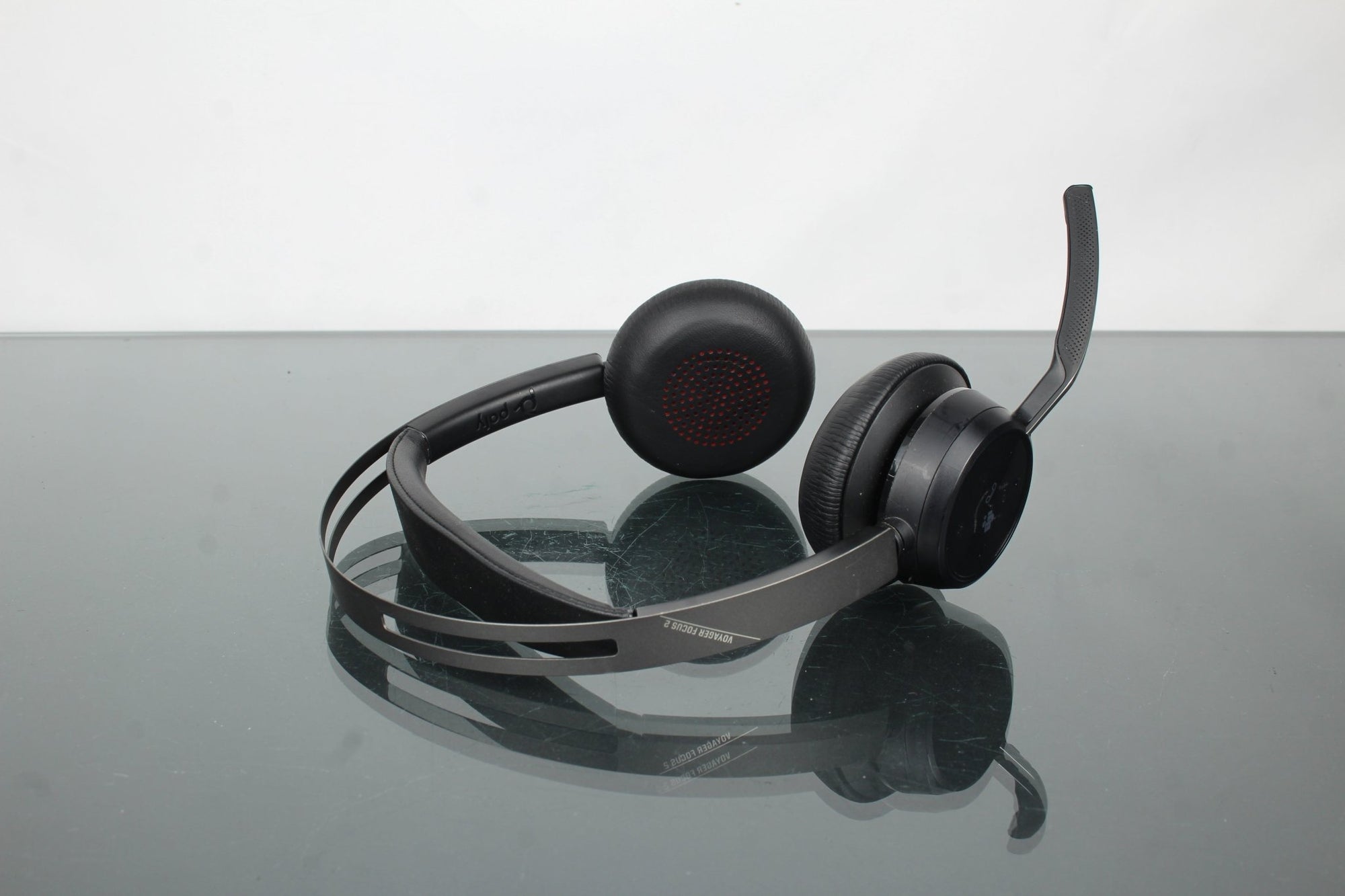 Poly Plantronics Voyager Focus 2 - Dutch|Thrift