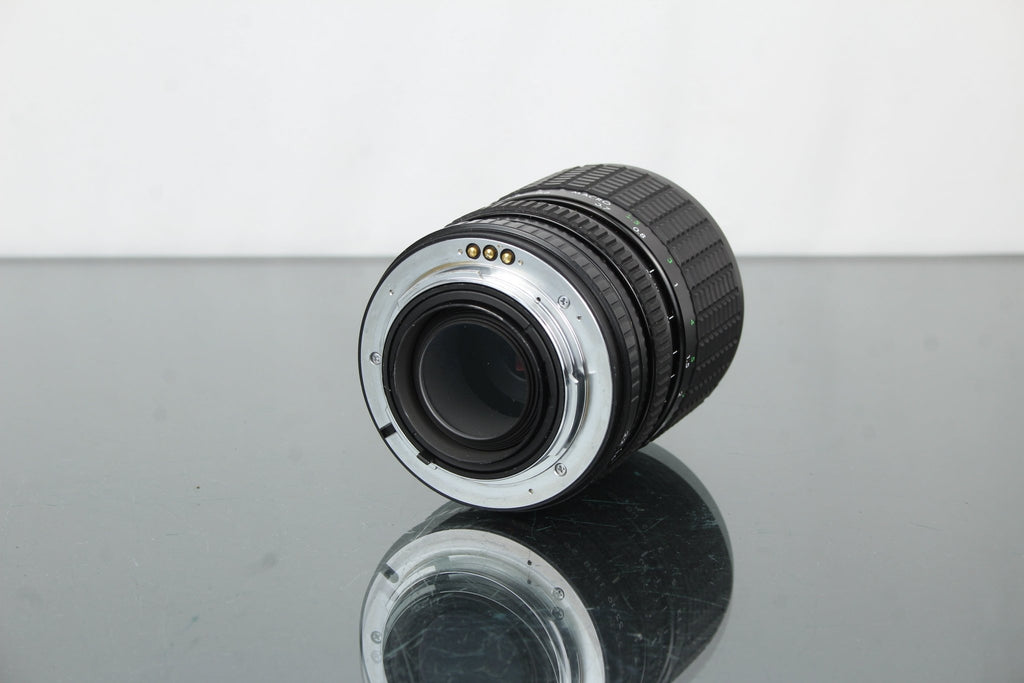 Sigma zoom 1:3.5 - 4.5 28 - 70mm Praktica B mount - Dutch|Thrift