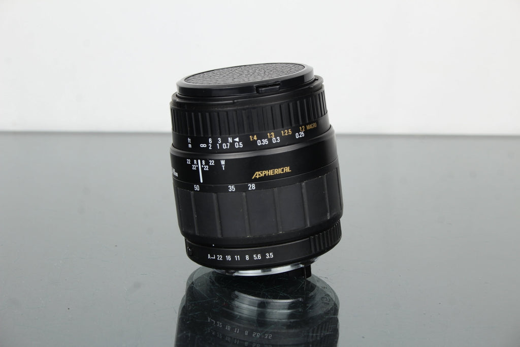 Sigma Zoom Macro 28 - 80mm 1:3.5 - 5.6 PK Mount - Dutch|Thrift