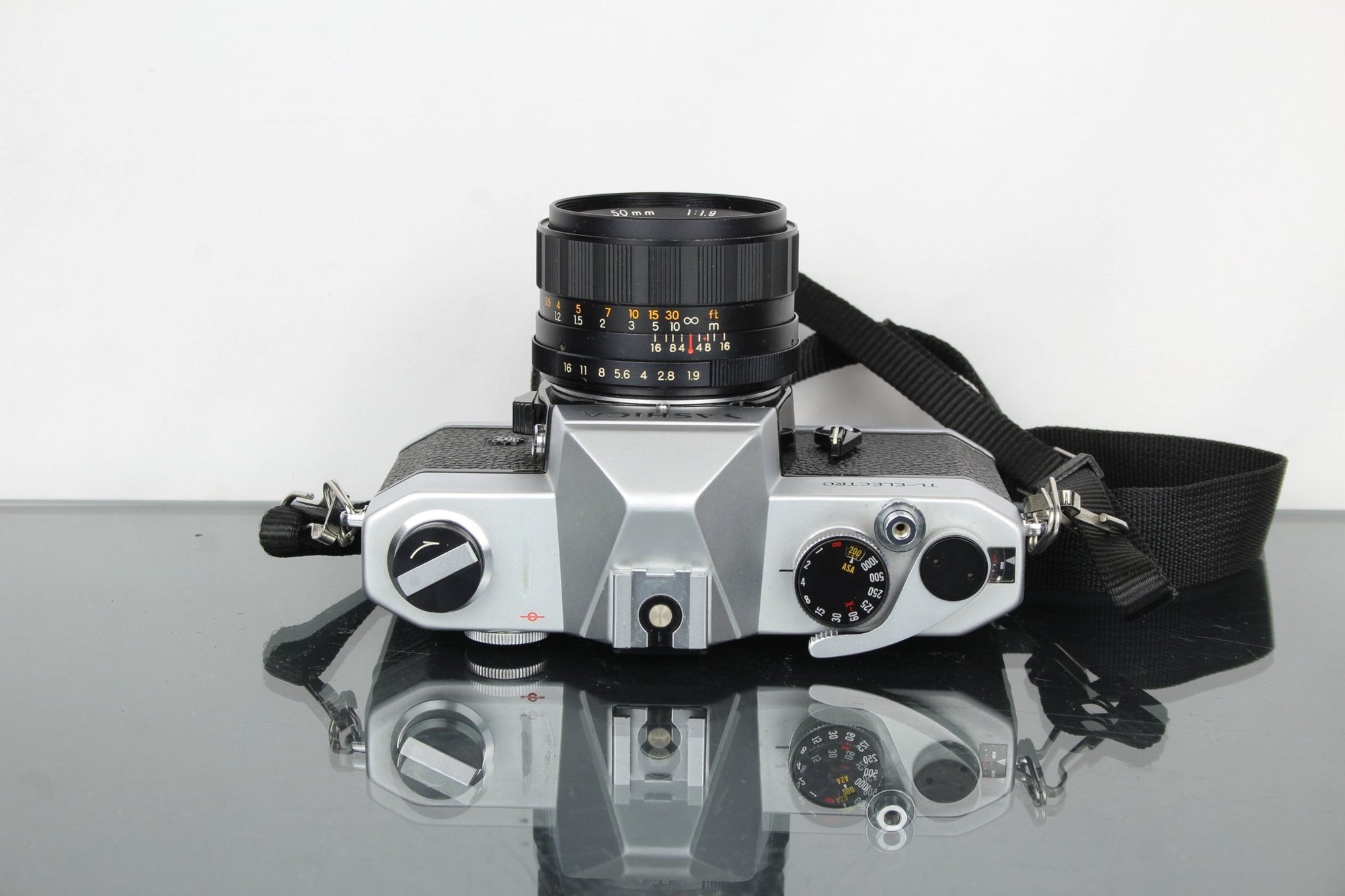 Yashica TL - ELECTRO + 50mm 1.9 Yashica lens - Dutch|Thrift
