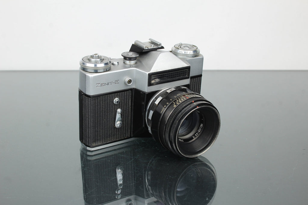 Zenit - E + Helios 44 - 2 2/58 lens - Dutch|Thrift
